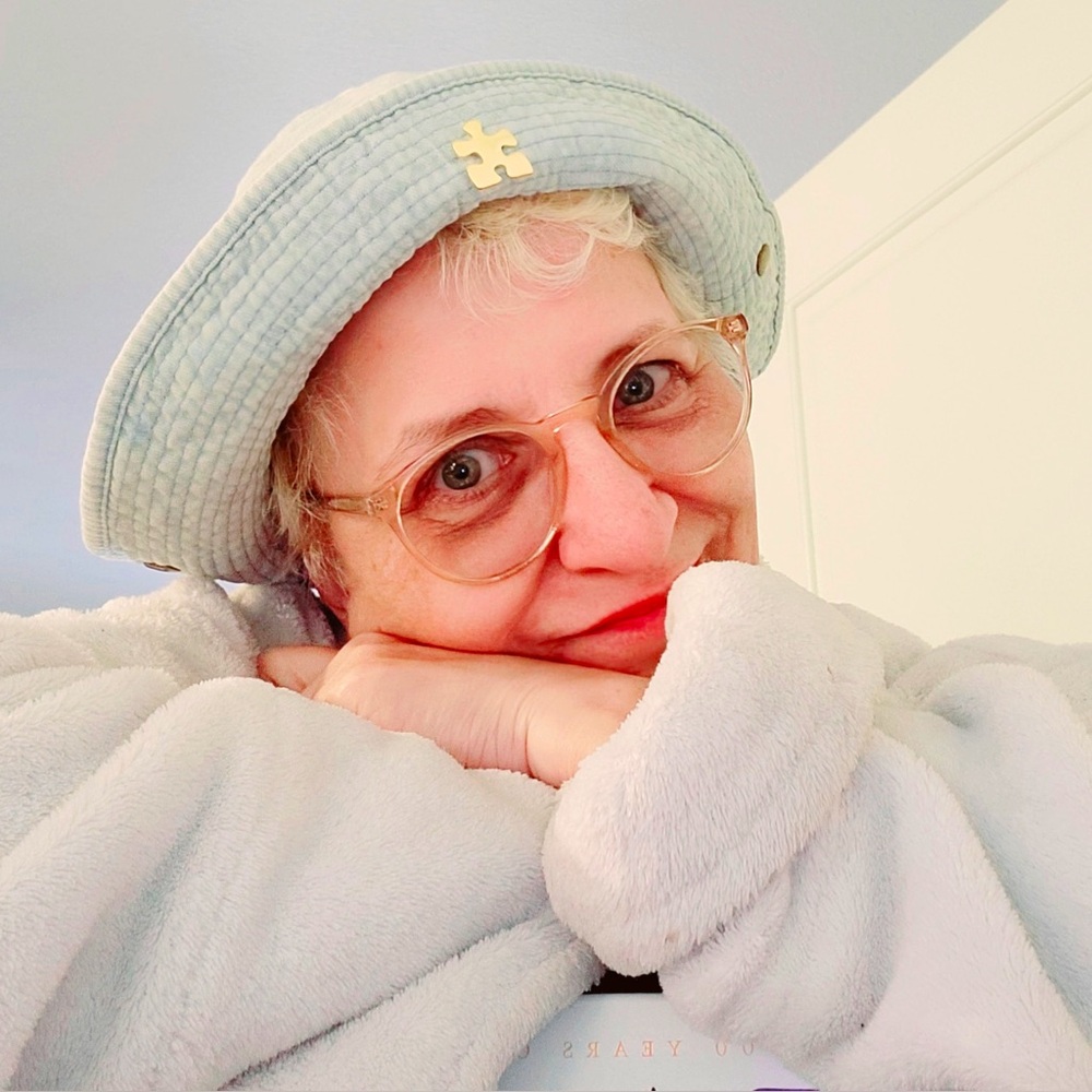 Meet your Posher, Sharon